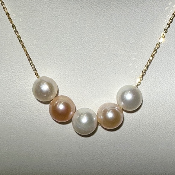 Five NATURAL Cultured Pearls Floating on 14K YG - 18 Inches (Adjustable) - Picture 9 of 9